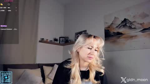 Rina online show from November 2025 08:08:01 PM