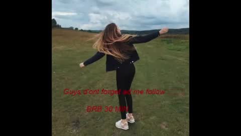 Snapshot of _hidden_frommymoom_ chatting on February 2026 11:31:02 AM Criss4u online show from February 2026 11:31:02 AM