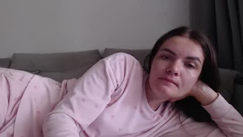 Snapshot of _hidden_frommymoom_ chatting on June 2026 05:41:01 AM Criss4u online show from June 2026 05:41:01 AM