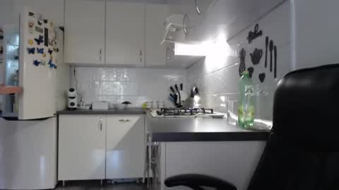 Snapshot of _hidden_frommymoom_ chatting on July 2026 09:24:01 AM Criss4u online show from July 2026 09:24:01 AM