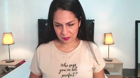 Snapshot of _isaa_ chatting on March 2026 01:55:02 PM Isabel online show from March 2026 01:55:02 PM