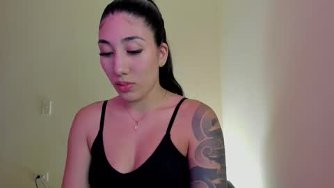 Snapshot of _isabella99_ chatting on October 2025 04:44:02 AM Isabella online show from October 2025 04:44:02 AM