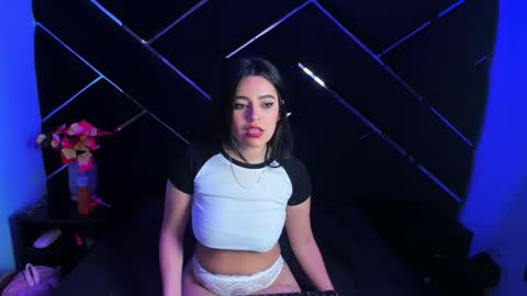 Snapshot of _isabella_moon_ chatting on November 2025 06:30:02 PM Isabella Moon online show from November 2025 06:30:02 PM