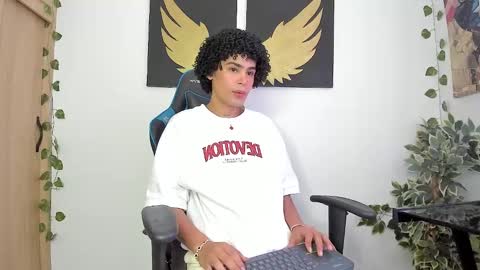 Snapshot of _jaay77 chatting on February 2025 06:40:02 PM Jay online show from February 2025 06:40:02 PM