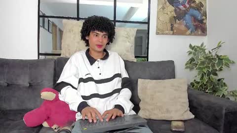 Snapshot of _jaay77 chatting on February 2025 09:48:01 PM Jay online show from February 2025 09:48:01 PM