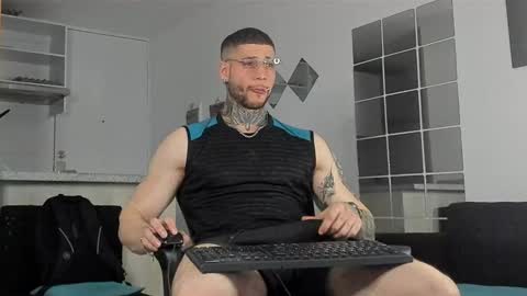 Snapshot of _jamesleandros chatting on December 2024 09:50:01 PM jeison online show from December 2024 09:50:01 PM