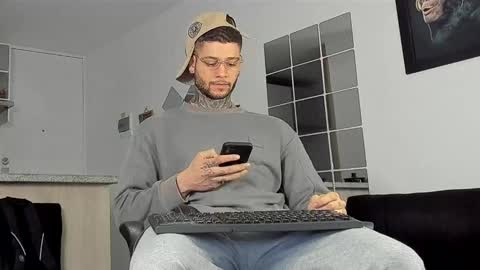 Snapshot of _jamesleandros chatting on January 2025 01:12:01 PM jeison online show from January 2025 01:12:01 PM