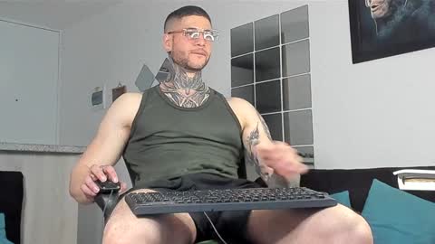 Snapshot of _jamesleandros chatting on January 2025 11:56:01 PM jeison online show from January 2025 11:56:01 PM