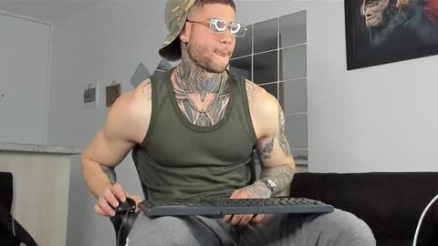 Snapshot of _jamesleandros chatting on January 2025 10:01:01 PM jeison online show from January 2025 10:01:01 PM