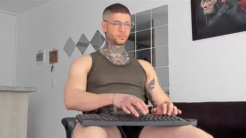 Snapshot of _jamesleandros chatting on February 2025 07:55:01 PM jeison online show from February 2025 07:55:01 PM