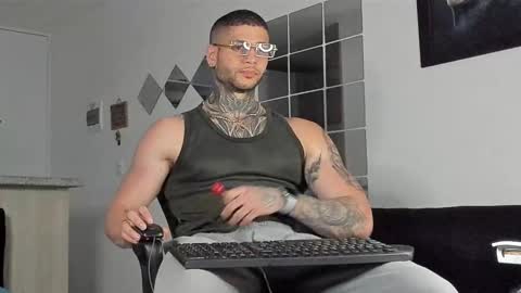 Snapshot of _jamesleandros chatting on February 2025 05:01:01 AM jeison online show from February 2025 05:01:01 AM