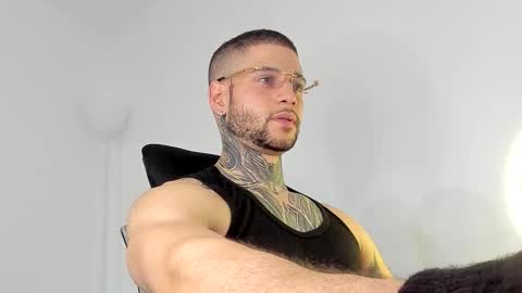 Snapshot of _jamesleandros chatting on October 2025 03:46:02 AM jeison online show from October 2025 03:46:02 AM