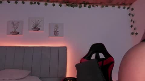 jannis  online show from December 2025 11:12:02 PM