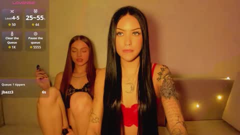 Jess blond and Leila brunette online show from March 2026 11:47:02 AM