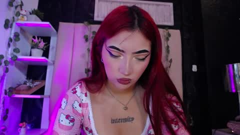 Mia online show from February 2025 02:04:02 PM