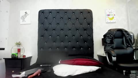 _johnson_alana online show from April 2026 07:58:02 PM