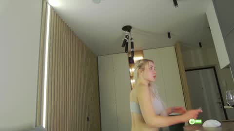 Snapshot of _kateline_ chatting on December 2024 05:00:02 PM Kate online show from December 2024 05:00:02 PM