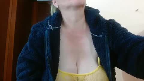 Keiila online show from January 2025 08:54:01 PM