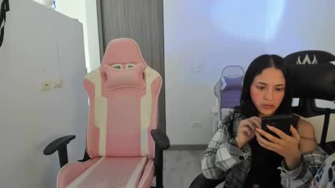 khloe sweet online show from October 2025 01:23:04 PM