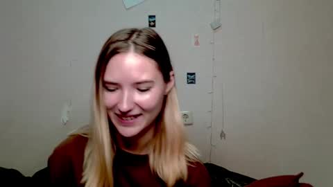 _kikiclark_ online show from October 2025 08:52:01 PM