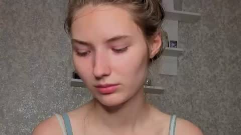 _kikiclark_ online show from August 2026 07:38:01 PM