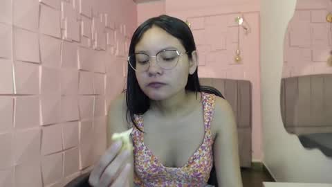 Snapshot of _kita chatting on October 2025 12:48:02 PM Jalina online show from October 2025 12:48:02 PM