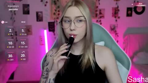 _kitekat_ online show from November 2025 11:32:02 AM