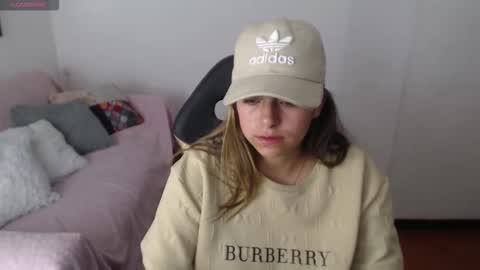 Snapshot of _kitten_1 chatting on December 2025 11:23:01 PM _kitten_1 online show from December 2025 11:23:01 PM