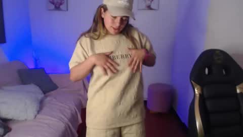 Snapshot of _kitten_1 chatting on December 2025 12:12:02 PM _kitten_1 online show from December 2025 12:12:02 PM