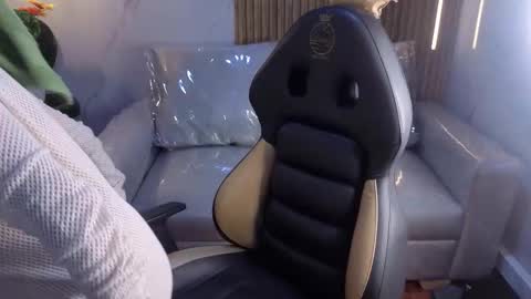 _kitten_1 online show from March 2026 08:26:33 AM