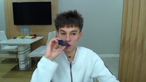 Kurt online show from December 2024 04:04:02 AM