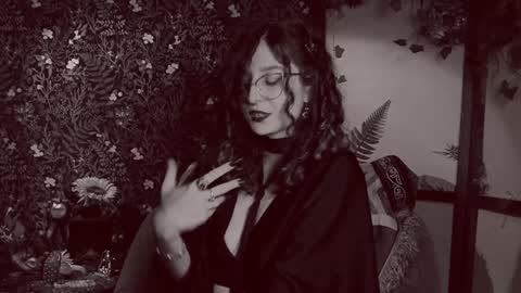 Lady Luna online show from December 2024 06:24:02 AM