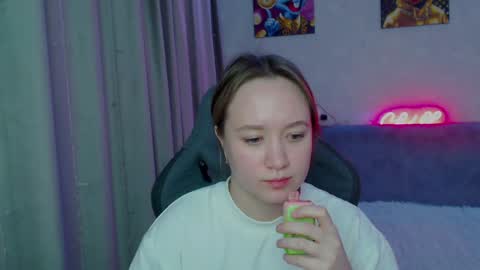 _lalune_ online show from January 2025 01:39:01 AM