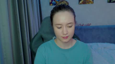 _lalune_ online show from January 2025 11:43:02 PM