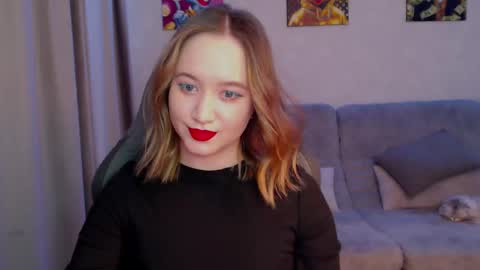 _lalune_ online show from March 2025 11:08:02 AM