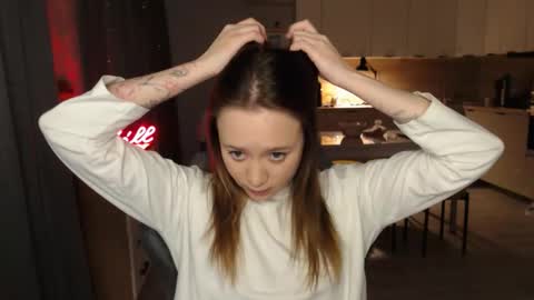 Snapshot of _lalune_ chatting on February 2026 04:57:02 PM _lalune_ online show from February 2026 04:57:02 PM