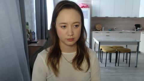 Snapshot of _lalune_ chatting on March 2026 10:33:01 AM _lalune_ online show from March 2026 10:33:01 AM