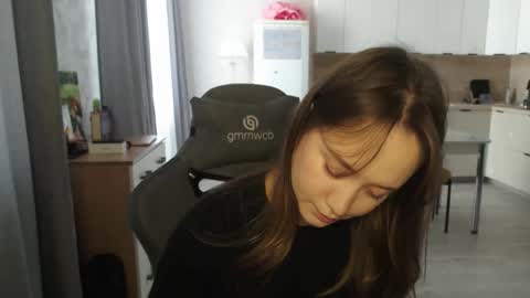 Snapshot of _lalune_ chatting on March 2026 12:02:02 PM _lalune_ online show from March 2026 12:02:02 PM