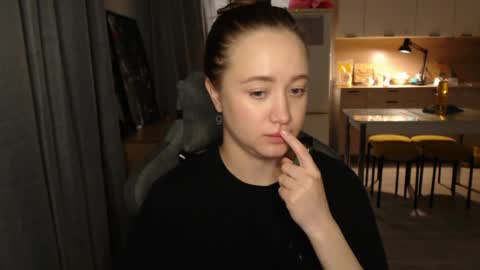 Snapshot of _lalune_ chatting on March 2026 08:25:02 PM _lalune_ online show from March 2026 08:25:02 PM