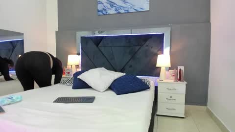 Lauralove online show from February 2026 09:09:02 PM