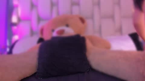     online show from November 2025 08:44:01 PM