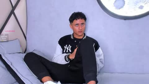 _leohot_ online show from September 2025 03:41:02 AM