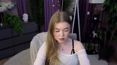 _liilcrystal_ online show from June 2026 08:46:01 PM