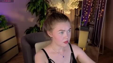_liilcrystal_ online show from July 2026 08:11:01 PM