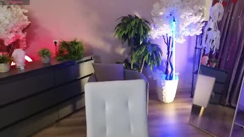 _liilcrystal_ online show from July 2026 07:49:02 PM