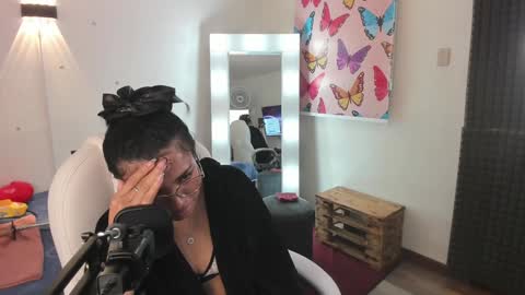 Snapshot of _lili_rose chatting on January 2025 01:47:01 AM Lili online show from January 2025 01:47:01 AM
