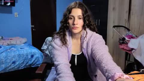 Lindasy online show from December 2025 12:27:01 AM