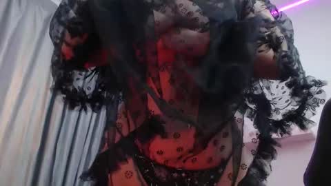   linrose   online show from February 2026 12:32:01 AM