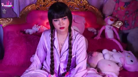 _little_glrl_ online show from November 2025 10:26:01 AM