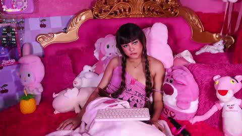 _little_glrl_ online show from February 2026 10:19:02 AM